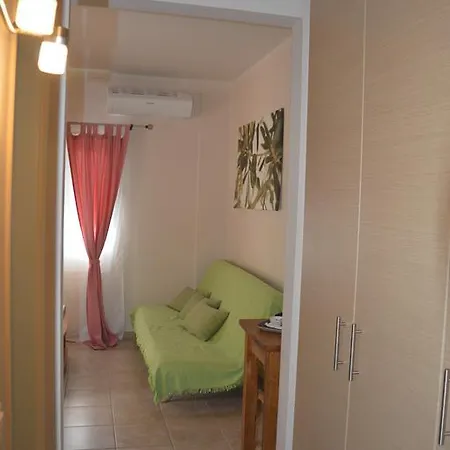 아파트 Akis 팔레오카스트리차