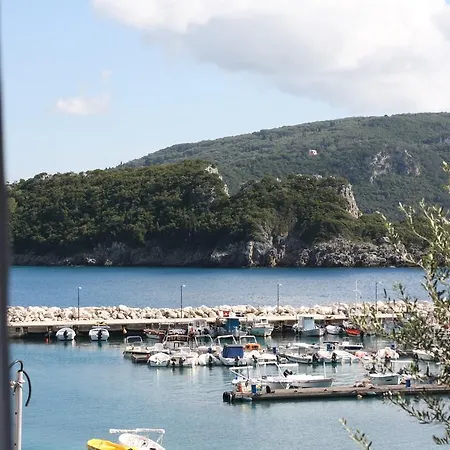 Apartament Akis *