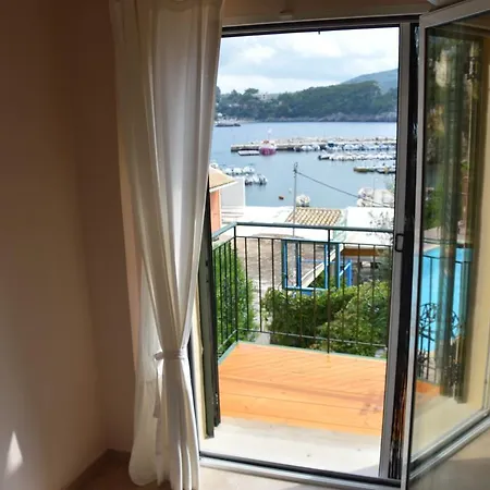 Akis Apartament *