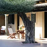 阿基斯公寓酒店