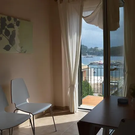 Apartment Akis *